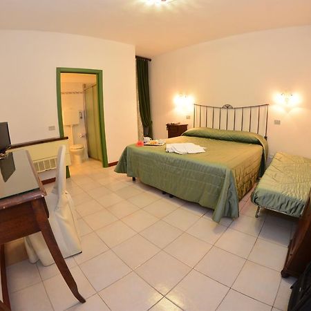 Hotel Ville Panazza Mordano Exterior photo
