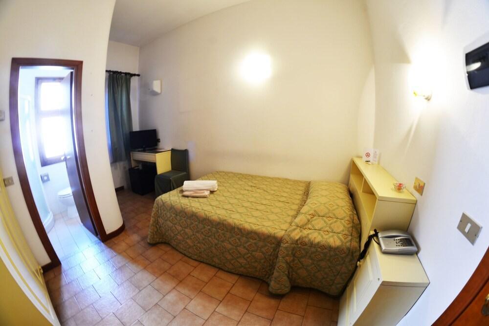 Hotel Ville Panazza Mordano Exterior photo