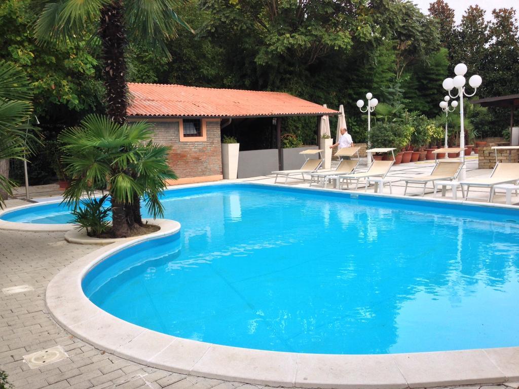Hotel Ville Panazza Mordano Exterior photo