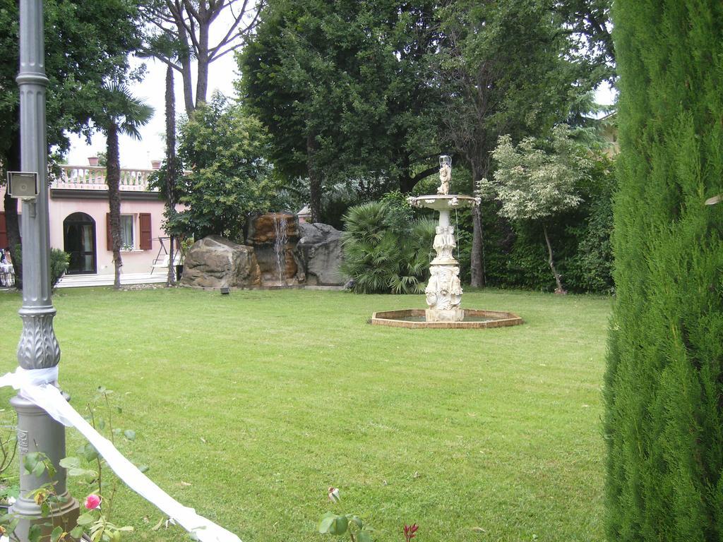 Hotel Ville Panazza Mordano Exterior photo