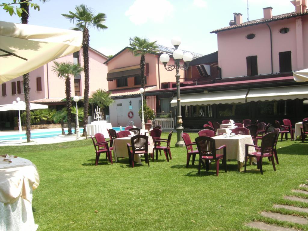 Hotel Ville Panazza Mordano Exterior photo