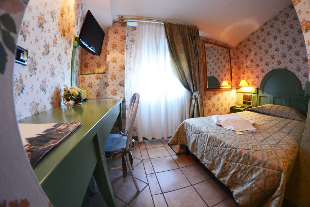 Hotel Ville Panazza Mordano Exterior photo